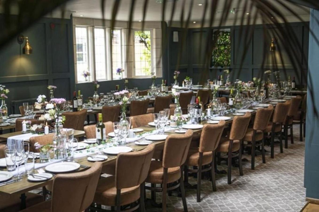 The Vines Hotel Alvescot Buitenkant foto