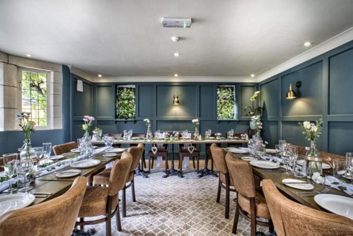 The Vines Hotel Alvescot Buitenkant foto