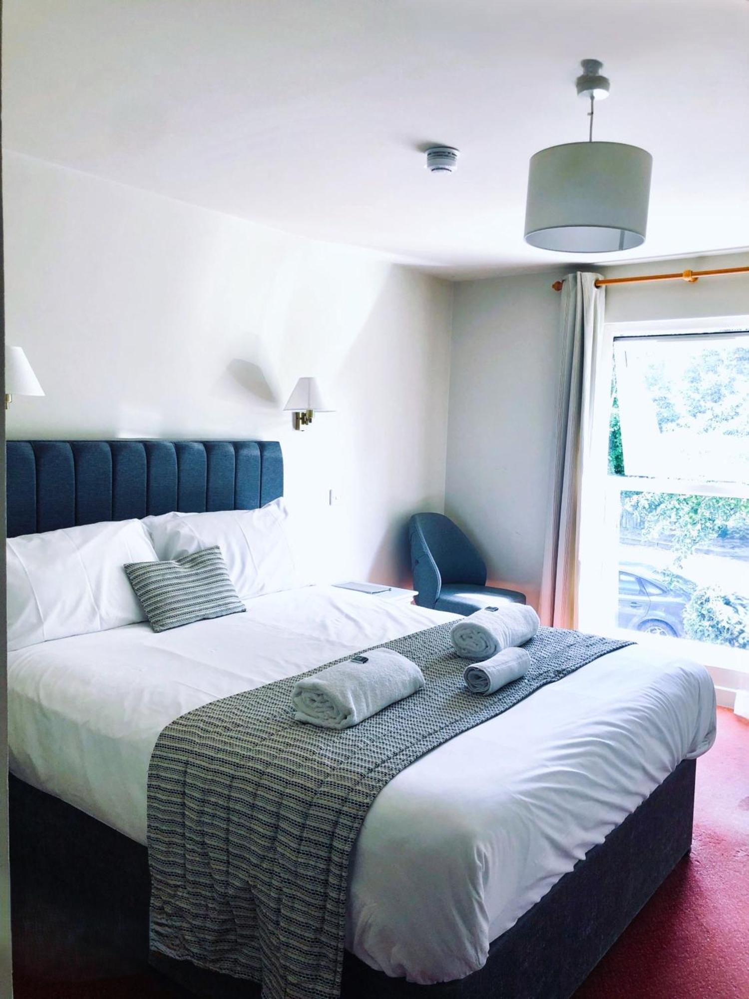 The Vines Hotel Alvescot Buitenkant foto